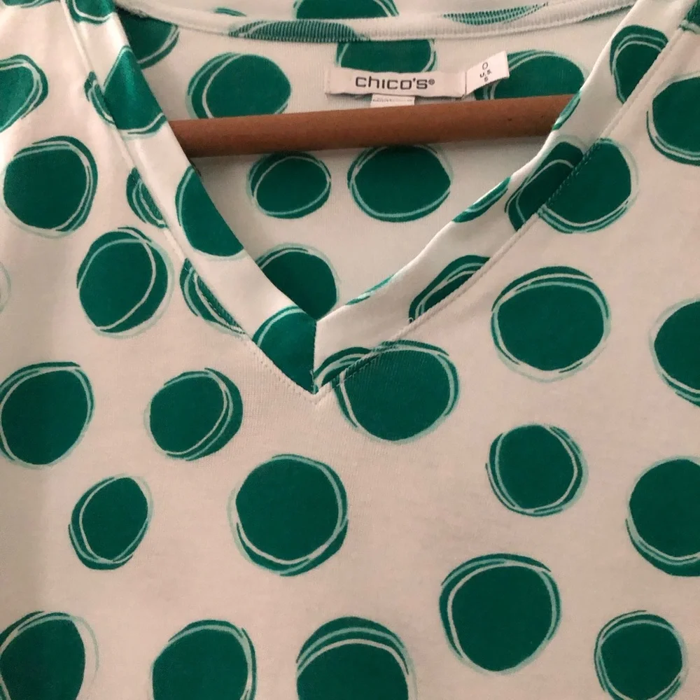 Chicos size0 blouse, soft cotton blouse green and white 3/4 sleeves, v neck. - Picture 5 of 6